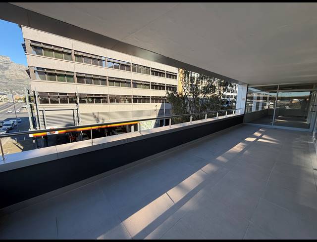 1,218M² BUILDING TO LET IN FORESHORE